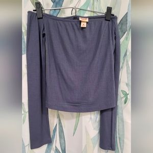 Long sleeve short ribbed shirt